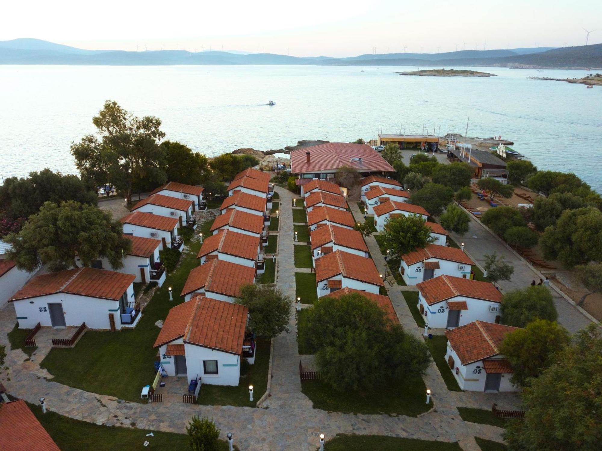 Maya Bistro Hotel & Beach Sigacik Exterior photo